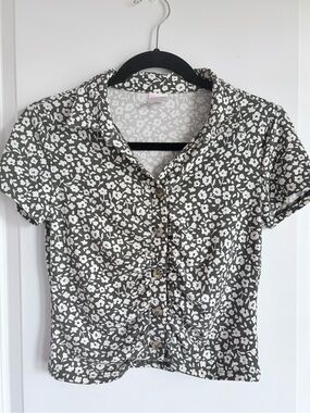 Olive Green Floral Button-Front Short Sleeve Top